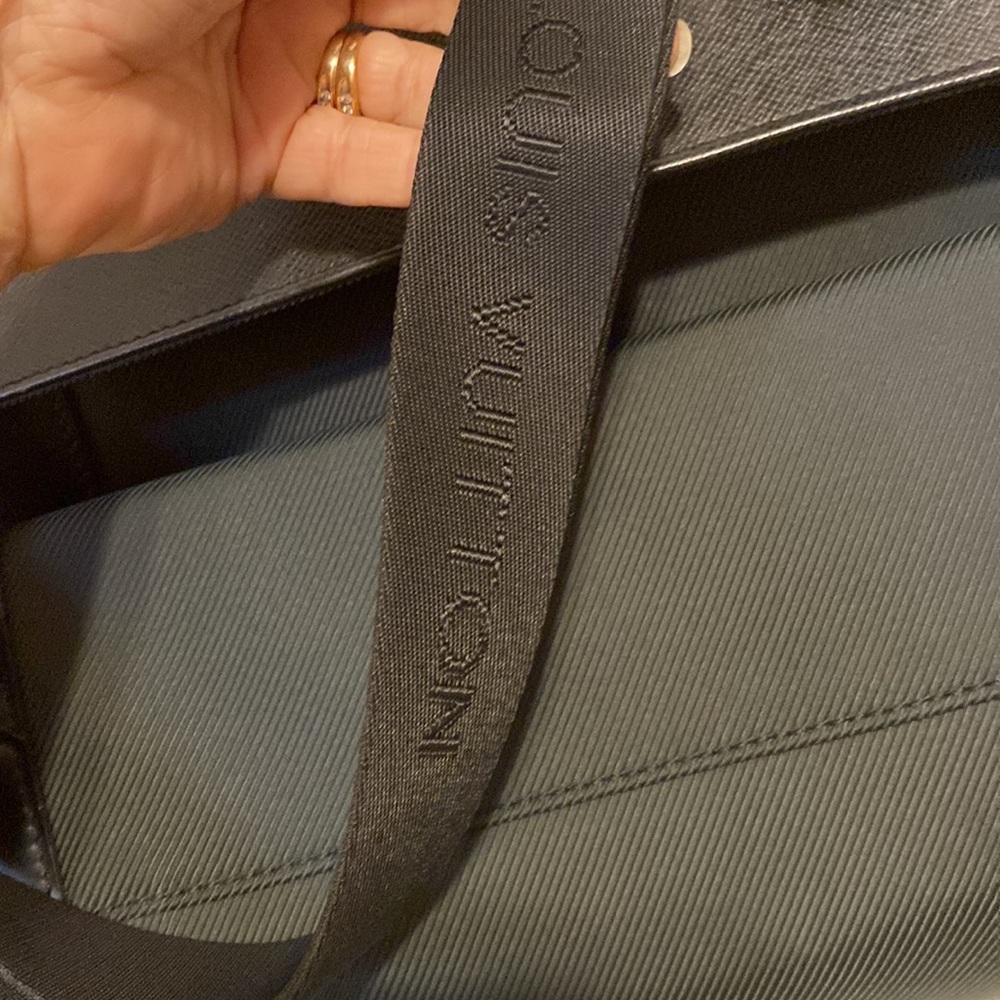 Louis Vuitton Taiga Leather Gibeciere Garment/Travel Bag W/COA - Picture 5 of 17